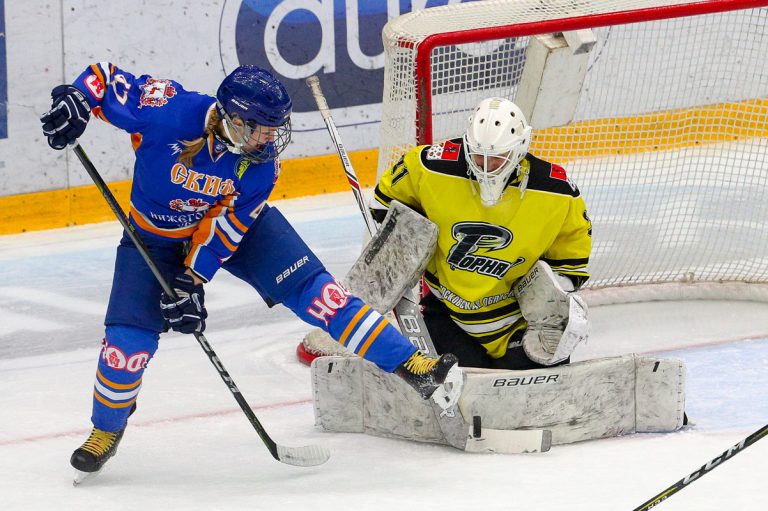 Хоккеистки «СКИФа» уступили «Торпедо» в первом матче чемпионата ЖХЛ