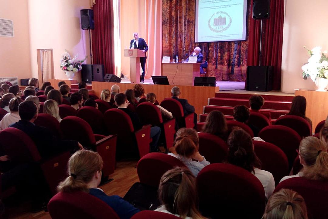 Сватковский выступил с лекцией перед студентами Нижегородского инженерно-экономического университета
