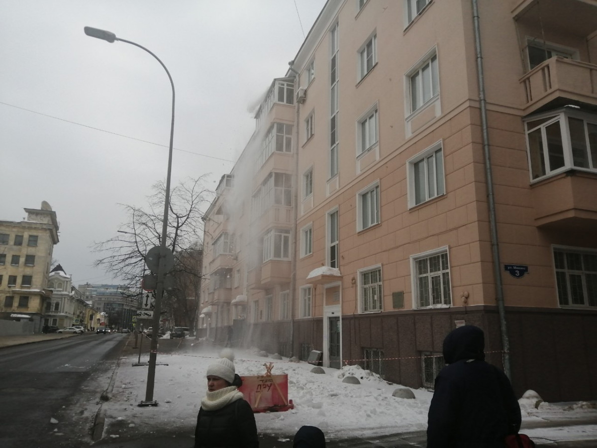 Нижегородская мэрия призывает ДУКи и ТСЖ усилить работу по уборке сосулек в связи с перепадами температуры