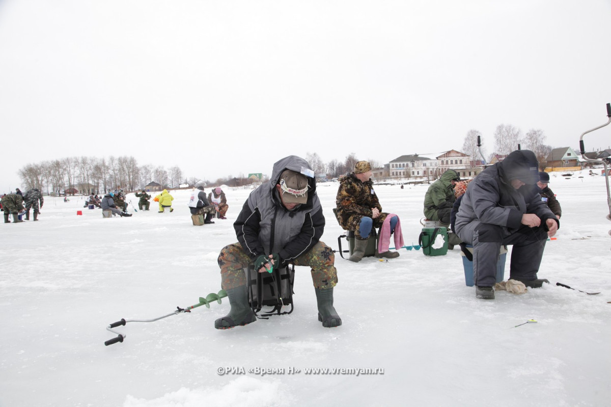 Нижегородские спасатели провели рейд по местам зимней рыбалки