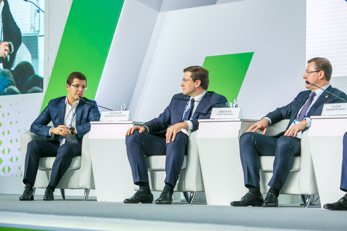 Губернаторы поделились опытом формирования команд с финалистами Конкурса «Лидеры России»