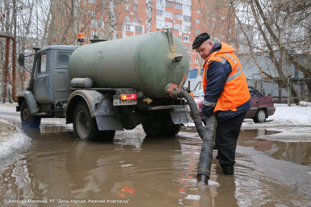 Более 2 500 кубометров воды откачено за сутки в заречной части Нижнего Новгорода