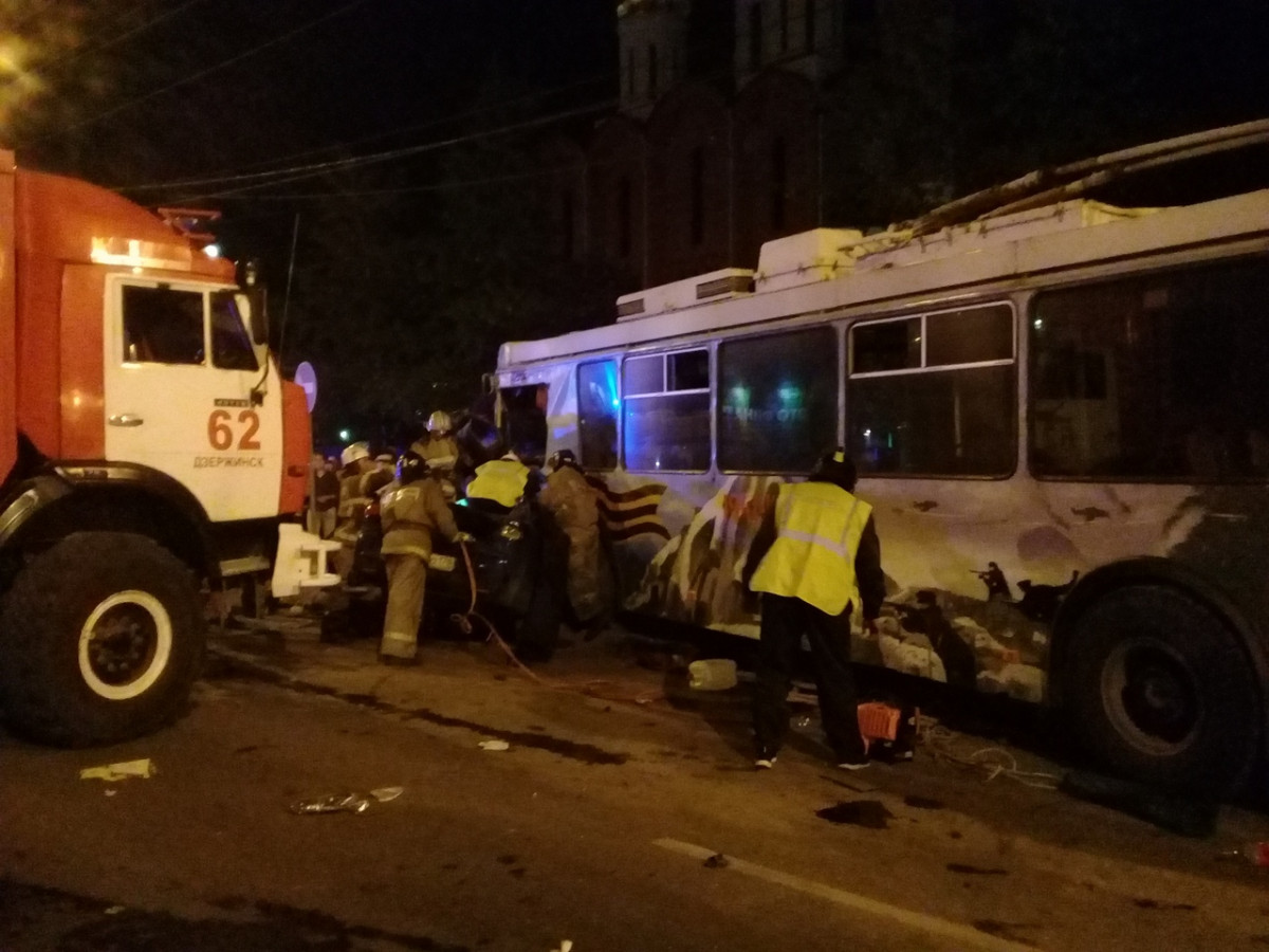 Четыре человека погибли в ДТП с троллейбусом в Дзержинске
