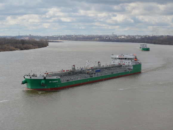 Нижегородский танкер взорвался в порту Махачкалы