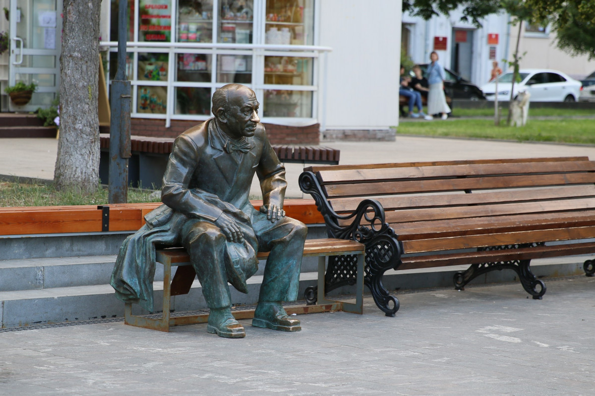 Имя Евстигнеева могут присвоить скверу на Театральной площади Нижнего Новгорода