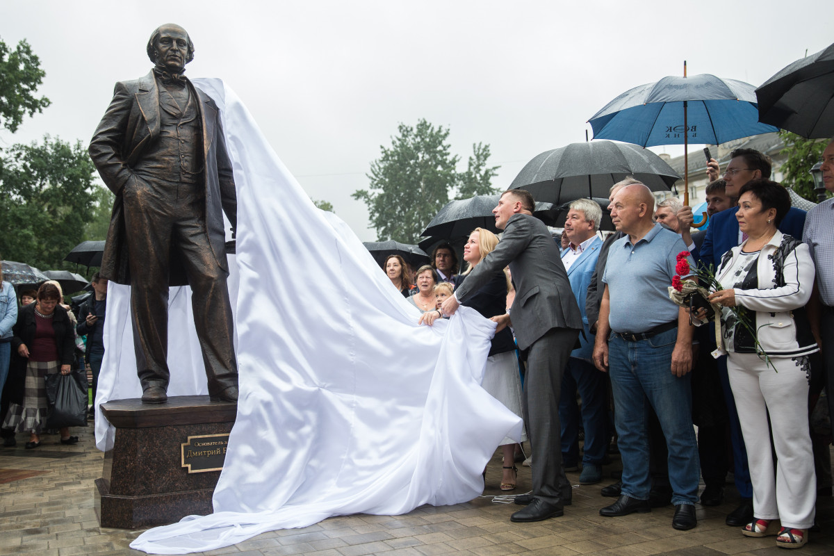 Памятник основателю завода «Красное Сормово» Дмитрию Бенардаки открыли в Нижнем Новгороде