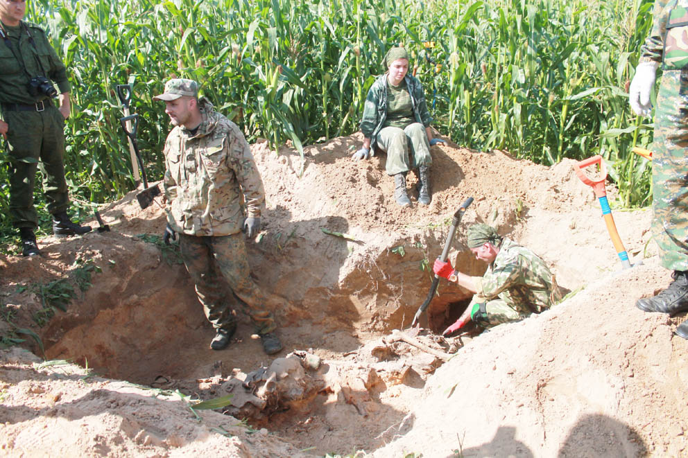 Установлены имена двух красноармейцев, останки которых были найдены под Могилевом