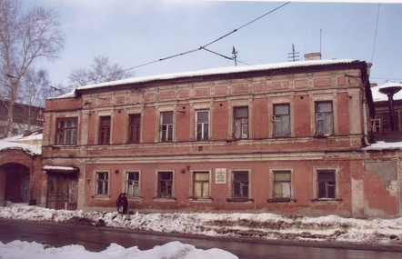 Флигель городской усадьбы Н. П. Соколовой снесли на улице Ошарской в Нижнем Новгороде Флигель городской усадьбы Н. П. Соколовой снесли на улице Ошарской в Нижнем Новгороде