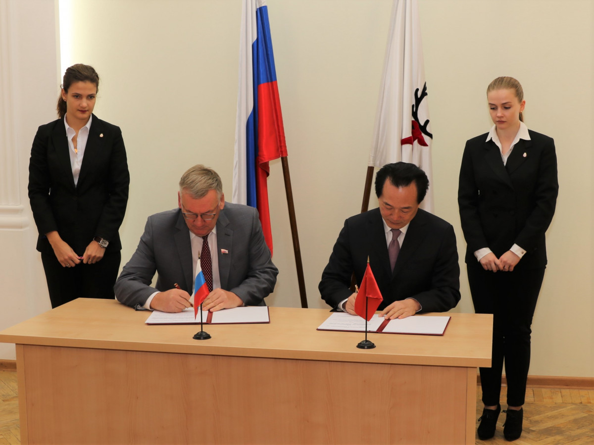 Нижегородские депутаты подписали соглашение о сотрудничестве с коллегами из Китая