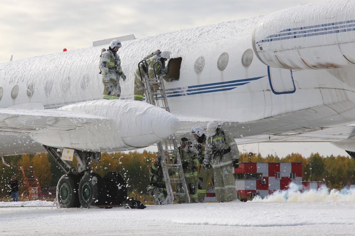Пассажирский самолет «совершил» аварийную посадку в нижегородском аэропорту