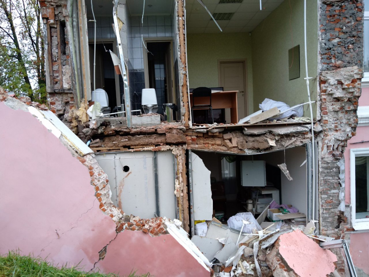 Стена здания обрушилась в центре Нижнего Новгорода