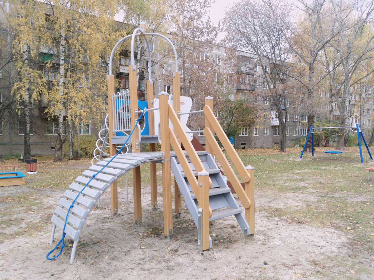 Жители Автозаводского района получили 20 новых дестких площадок