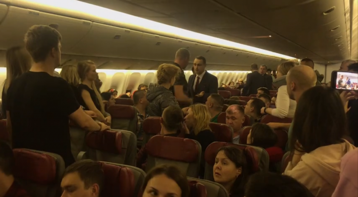 Самолет с нижегородцами на борту вынужденно сел в Узбекистане, чтобы высадить дебошира