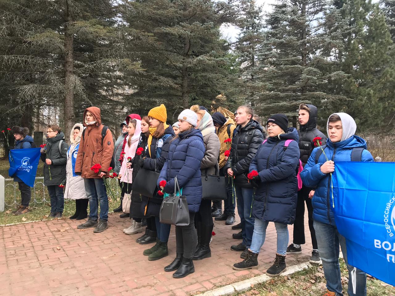 Памятник участнику Великой Отечественной войны установлен на кладбище «Марьина  роща» | 27.11.2019 | Нижний Новгород - БезФормата