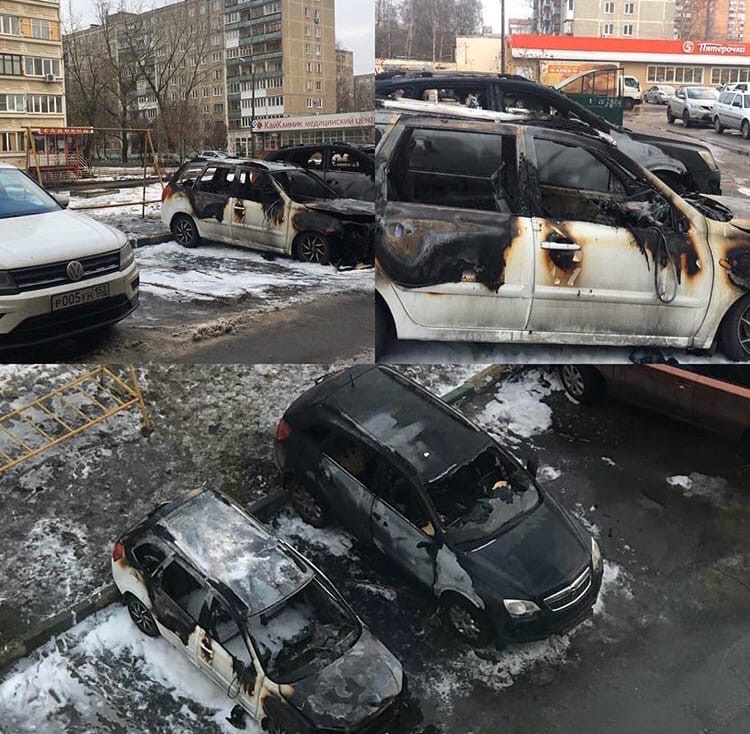 Два автомобиля сгорели в Сормовском районе