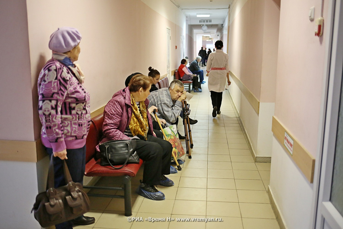 Огромные очереди выстроились за справками в нижегородских поликлиниках