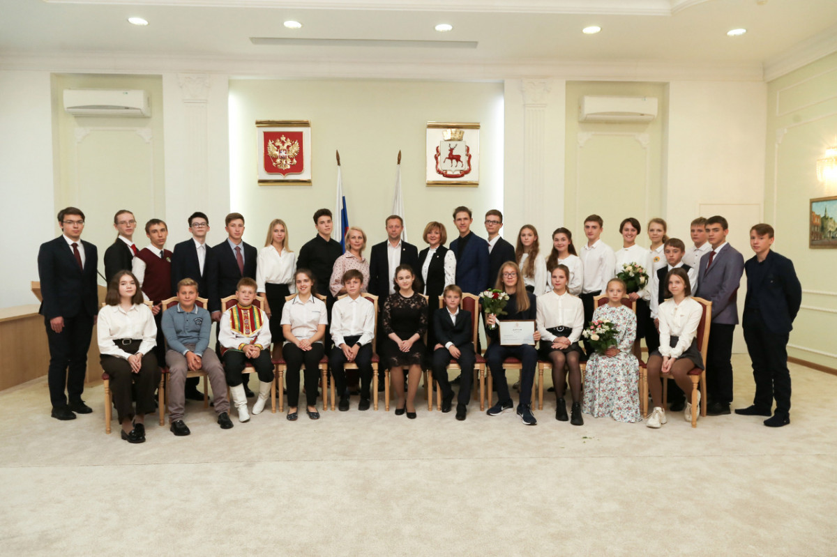 30 нижегородских талантливых школьников получили городские стипендии