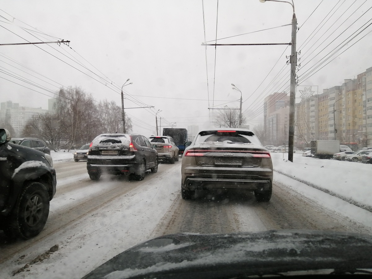 Многокилометровые пробки образовались в Нижнем Новгороде 30 декабря