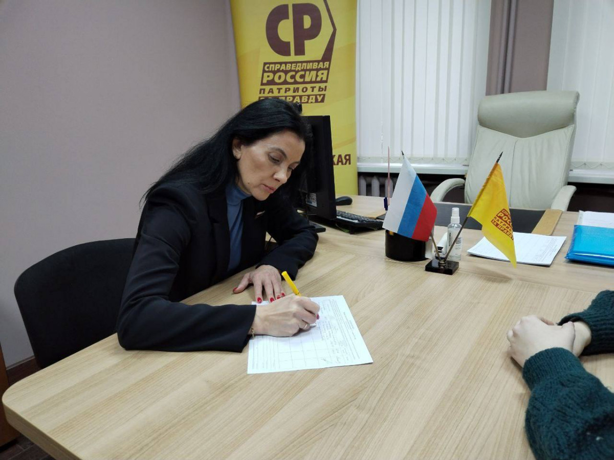 В Нижегородской области региональные отделения партии эсеров начали сбор подписей в поддержку кандидатуры Владимира Путина