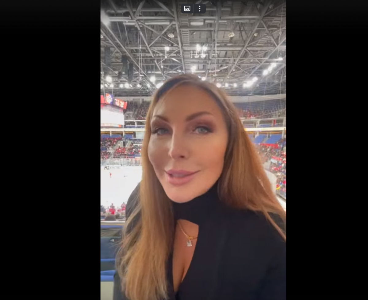 Актриса Наталья Бочкарева рассказала, за кого болеет на хоккее