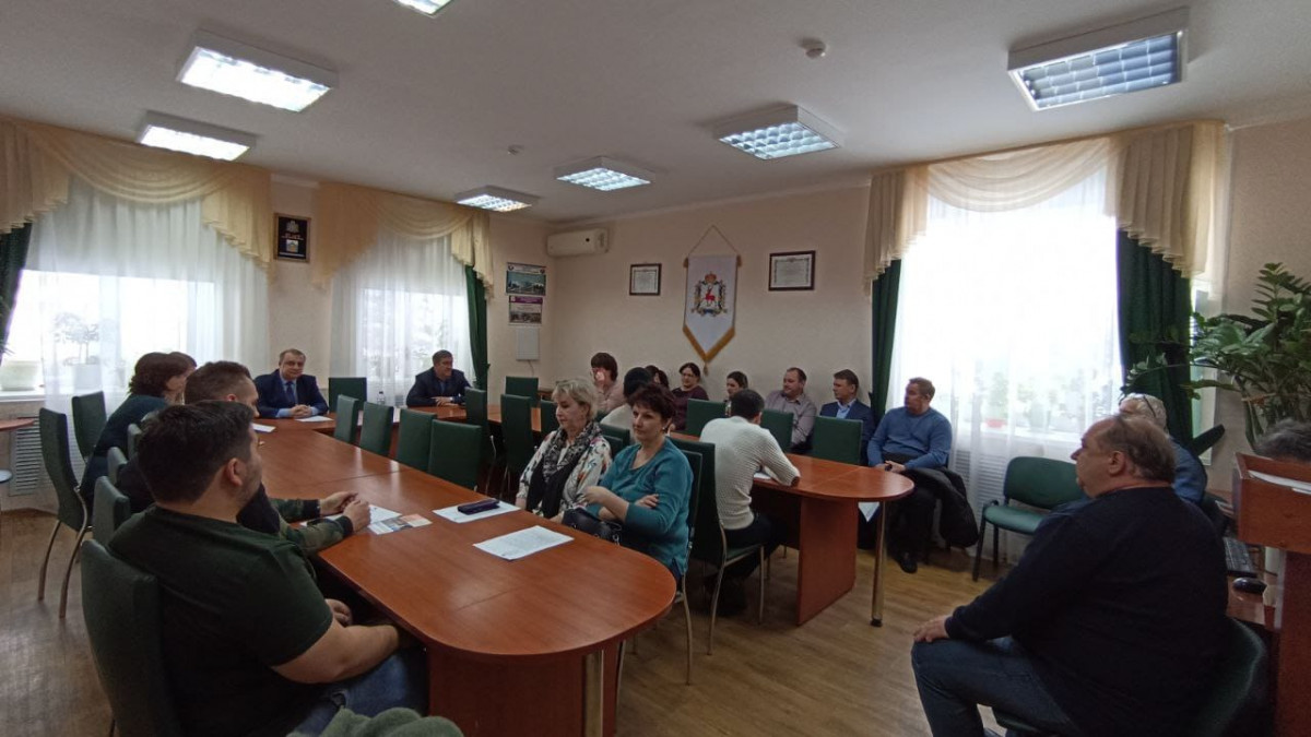 Более 20 предпринимателей приняло участие во встрече с территориальным управляющим в Большемурашкинском округе