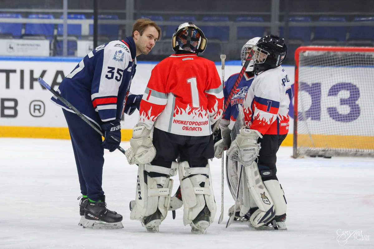 Игроки нижегородского «Торпедо» провели мастер-класс для воспитанников детских школ Выксы