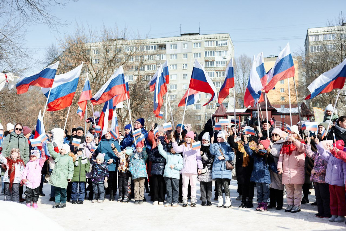 Нижегородские Волонтеры Победы провели патриотические акции в честь 10-й годовщины возвращения Крыма