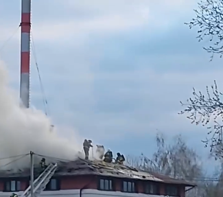 «Та самая шаурма» горит на проспекте Гагарина в Нижнем Новгороде
