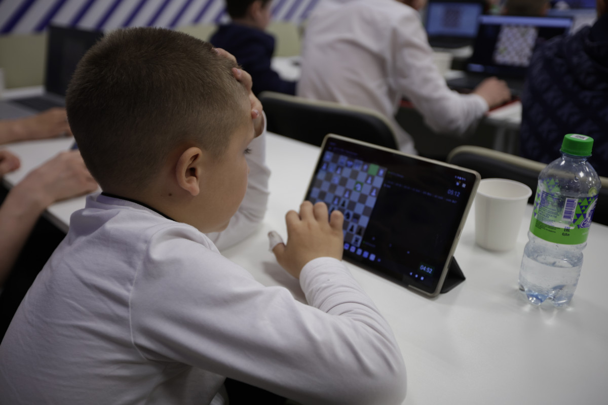 Международный онлайн-турнир по шахматам прошел в Штабе общественной поддержки «Единой России»