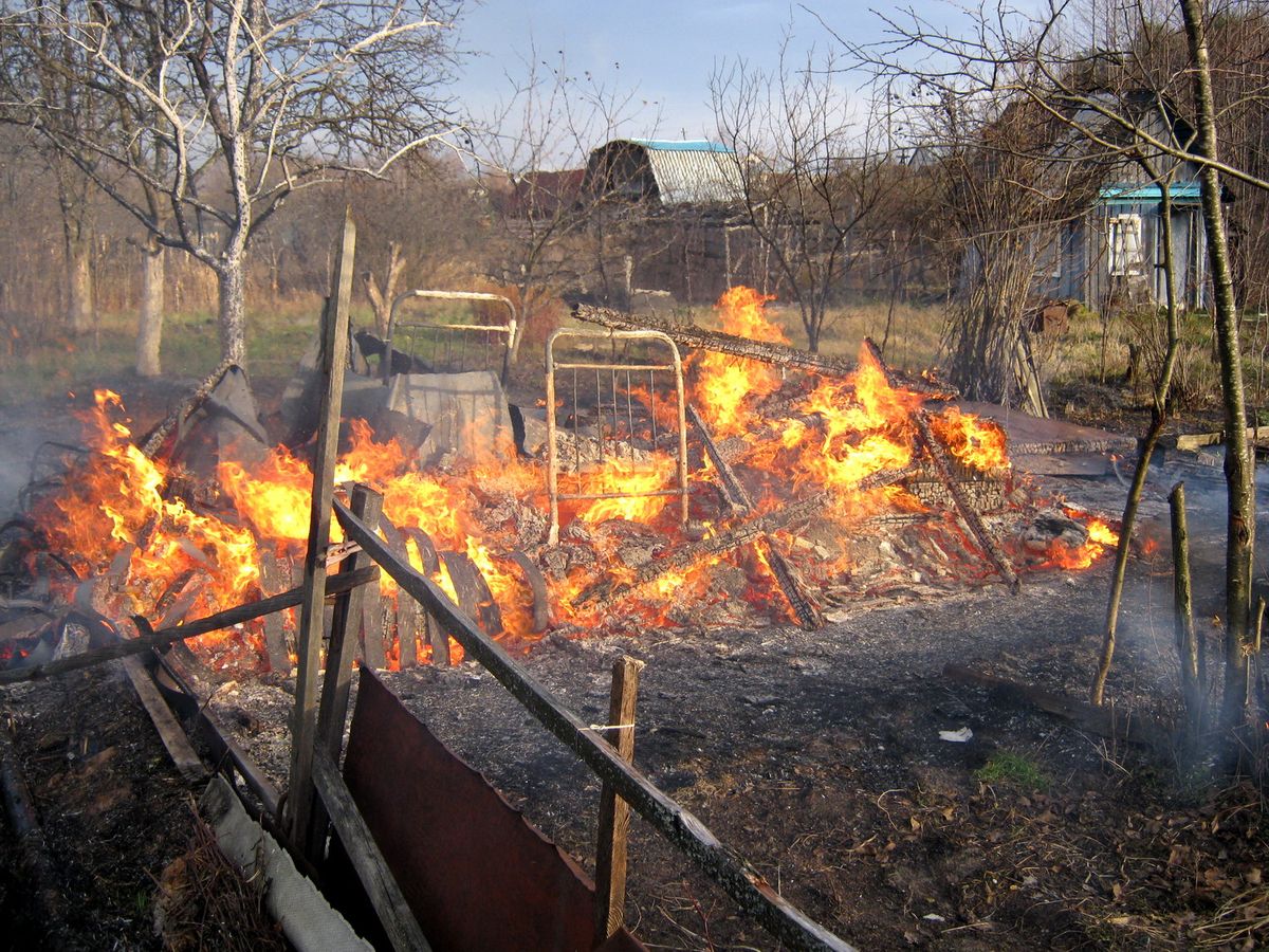 Погода кулебаки по часам. Кулебаки пожар 2010. Пожар в Кулебаках. Криминальные Кулебаки. Город Кулебаки 2010 год пожары в лесах.