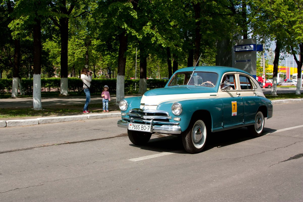 Автомобиль нижний. Ретро автомобили ГАЗ Нижний Новгород. Парад ретроавиомобилей в Нижнем Новгороде. Тетро авто в Нижнем Новгороде. Ретро авто в Нижнем Новгороде.