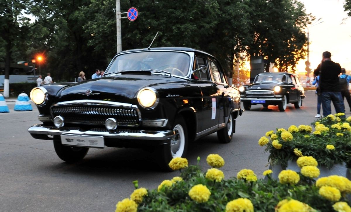 Нижегородское авто. Нижний Новгород Горьковский автозавод Волга. Машины завода ГАЗ Нижний Новгород. ГАЗ Нижний Новгород Иосифович. Автомобили ГАЗ В Нижнем Новгороде.