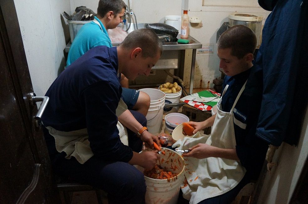 В наряде по камбузу