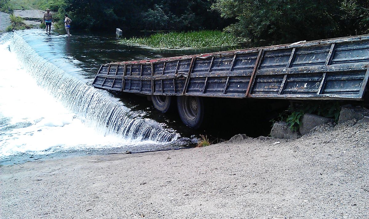 Водопад зеленый город нижегородская. Водопад Кстово. Водопад в Кстовском районе. Нижегородский водопад. Водопад в зеленом городе.