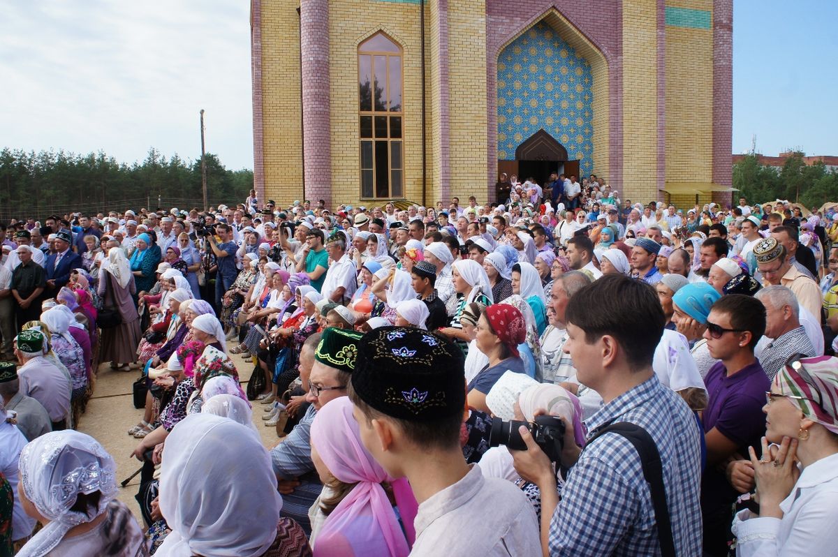 Мечеть дзержинский. Соборная мечеть Дзержинск. Мечеть в Дзержинске Нижегородской области. Открытие мечети в Дзержинске Нижегородской области. Мусульманская Соборная мечеть Красноярск.