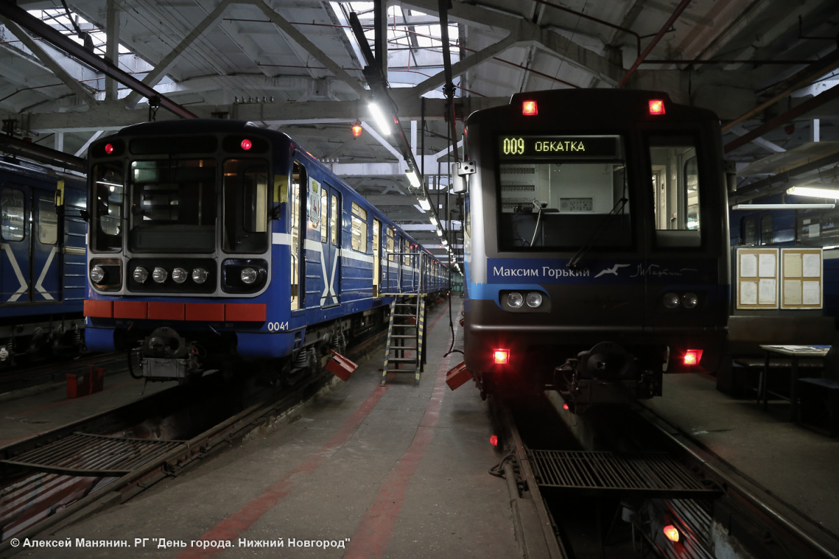 Поезда метро нижнего новгорода. Депо метрополитена Нижний Новгород. Вагоны метрополитена Нижний Новгорода. Вагоны Нижегородского метро.