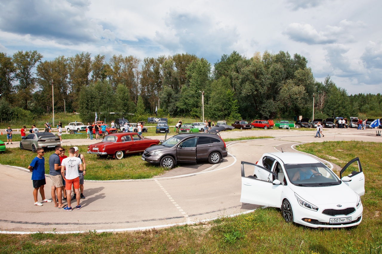 Более 40 уникальных автомобилей представили на конкурсе-выставке в Арзамасе  | Информационное агентство «Время Н»