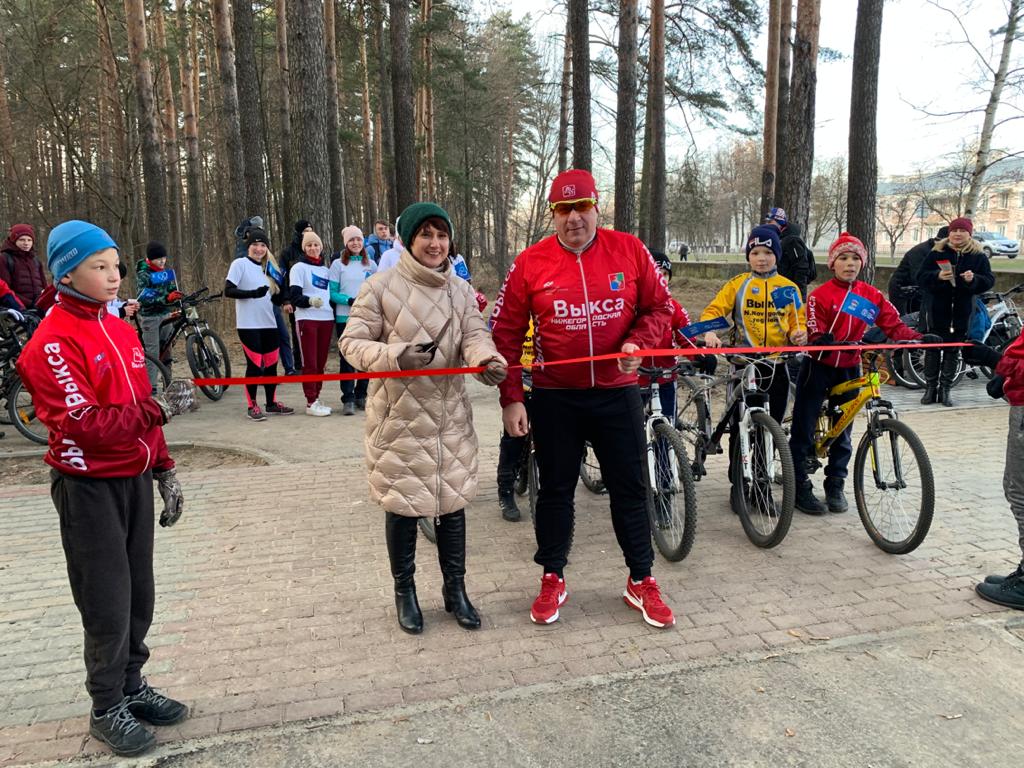 Погода в выксе на дне. Выкса лесопосадка. Выкса Нижегородской области РФ. Рубеж в Выкса. Велосипедист.