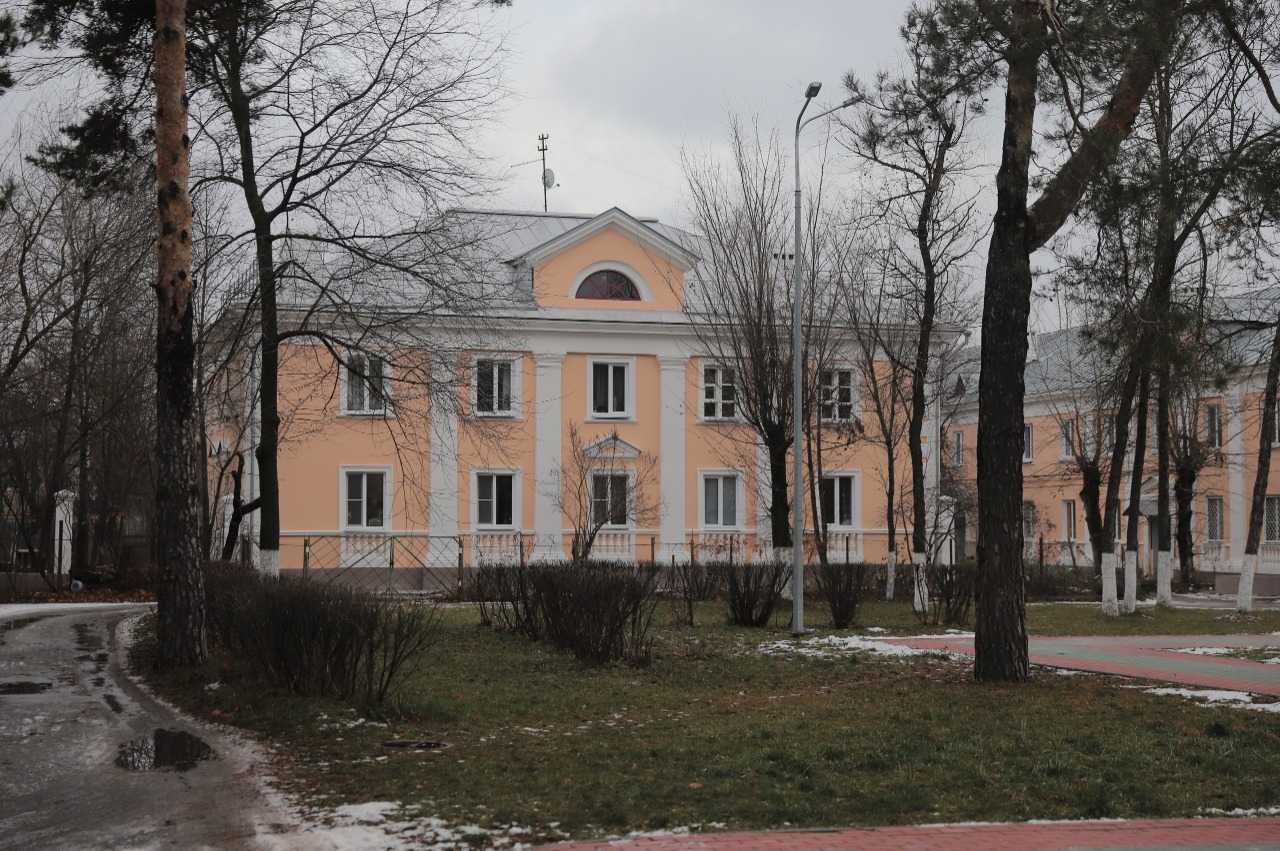 Капремонт дзержинск. Дом с курдонером Дзержинск. Дзержинск фото дом с курдонером. Курдонер Дзержинск.