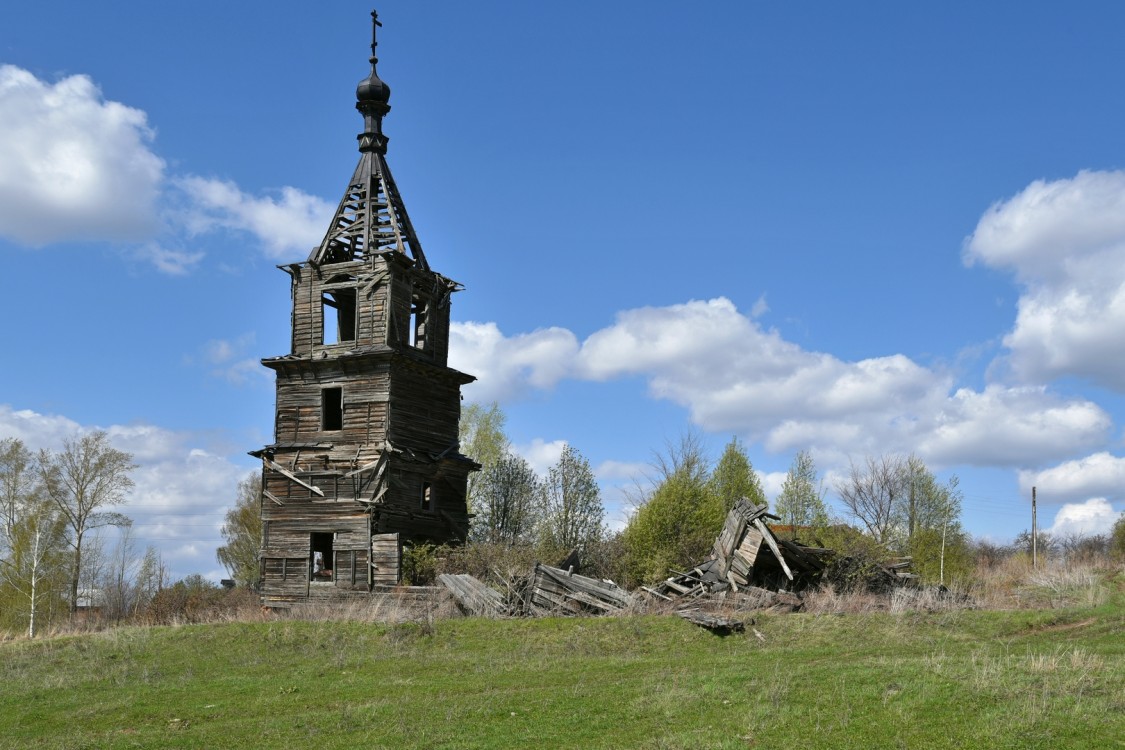 Старинную церковь сожгли в Лысковском районе