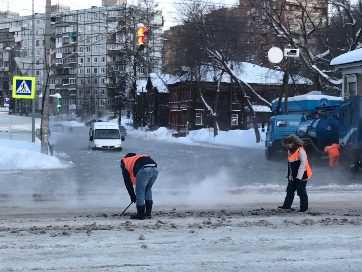 Улицу Ковалихинскую затопило в Нижнем Новгороде 16 февраля | Информационное  агентство «Время Н»