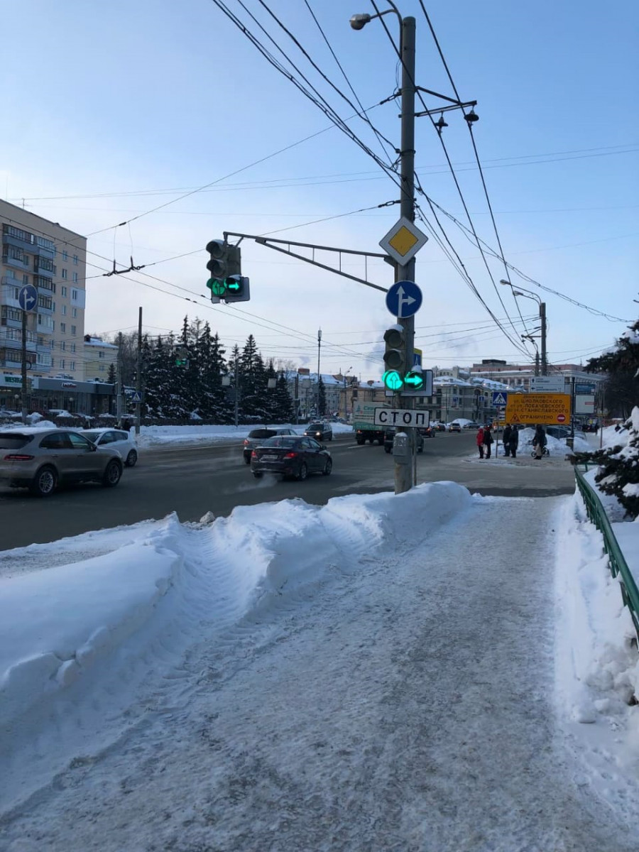 На улице Коминтерна разрешили постоянный поворот направо