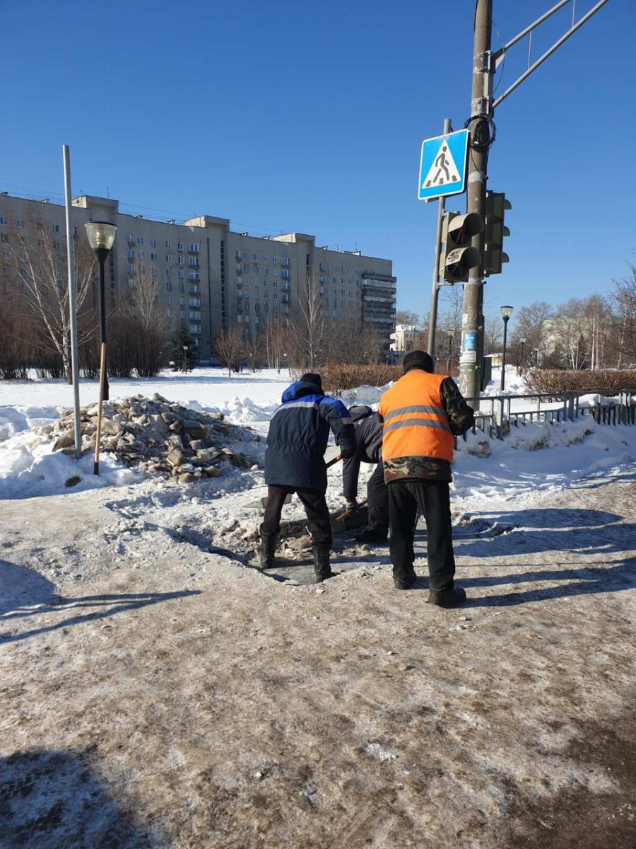 Улицы Июльских Дней, Переходникова и Героя Попова чистят в Ленинском районе