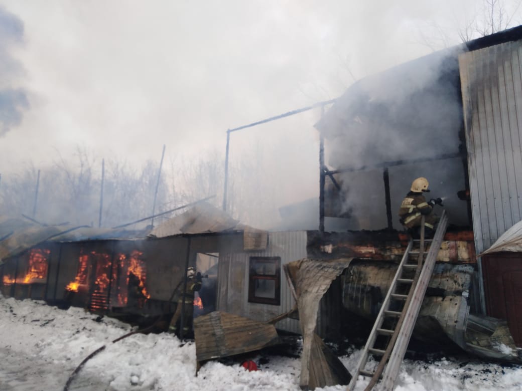 Пожар на складе в Кстове ликвидировали