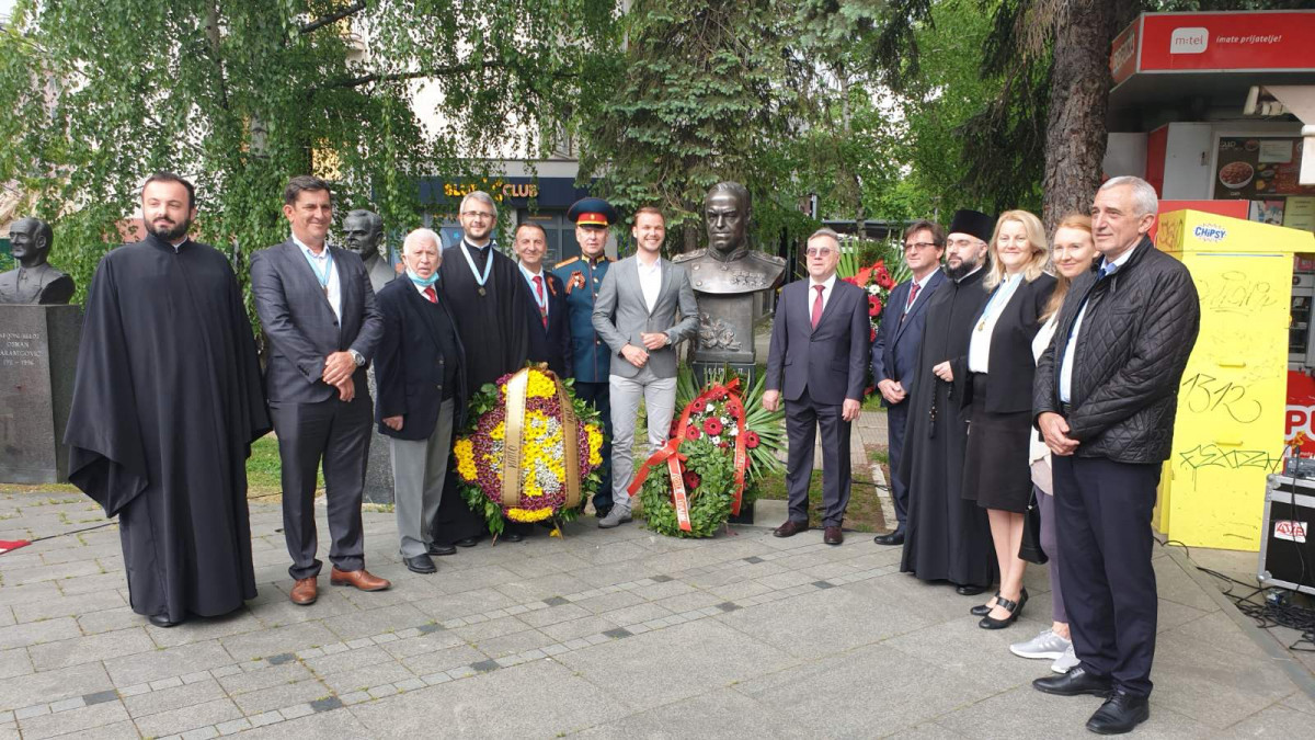 Памятник маршалу Жукову открыли в городе Баня-Луке Республики Сербской