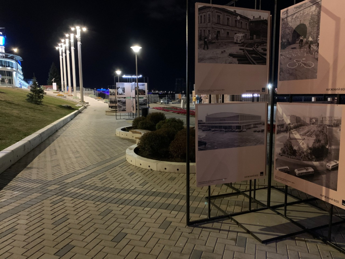 На Нижневолжской набережной открылась выставка ретроспективных фотографий из жизни Нижнего Новгорода