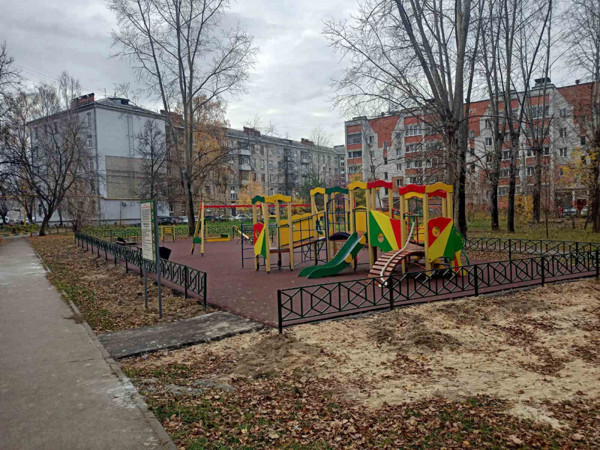 Две детские игровые площадки готовятся к открытию в Московском районе