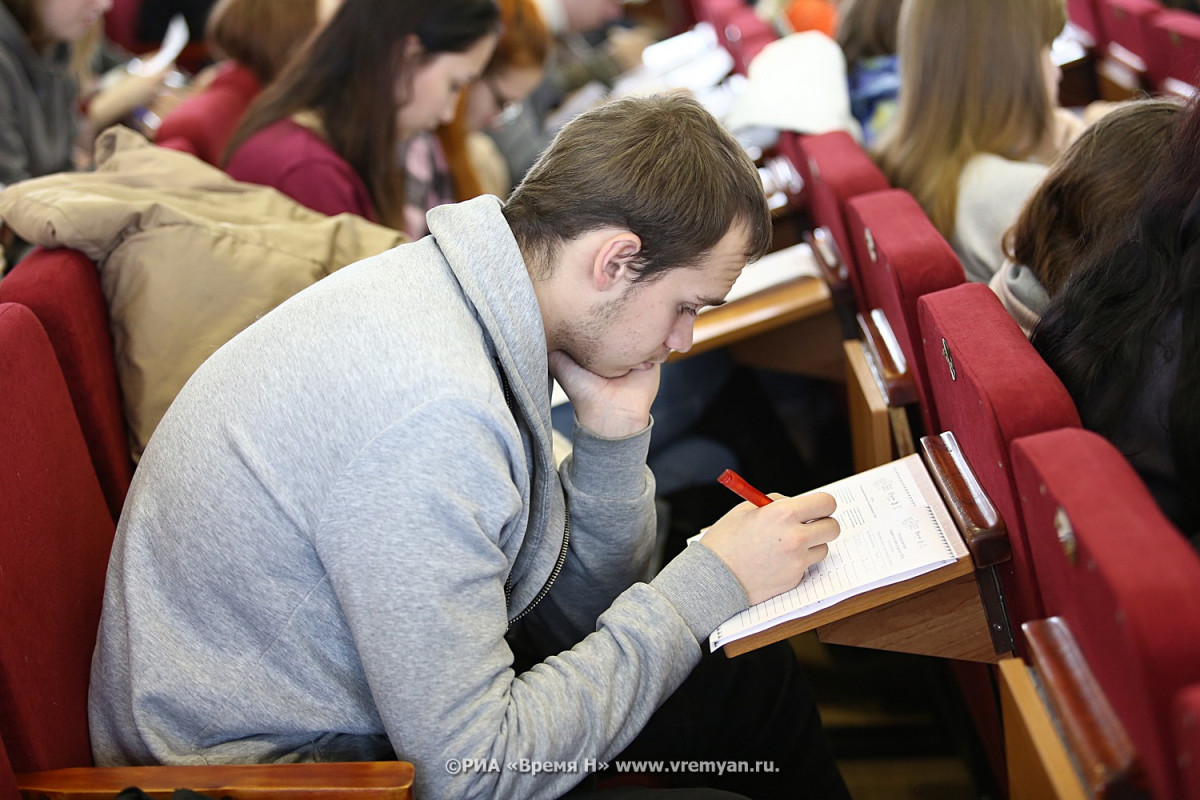 Вакцинированным студентам одного из вузов пообещали зачеты автоматом