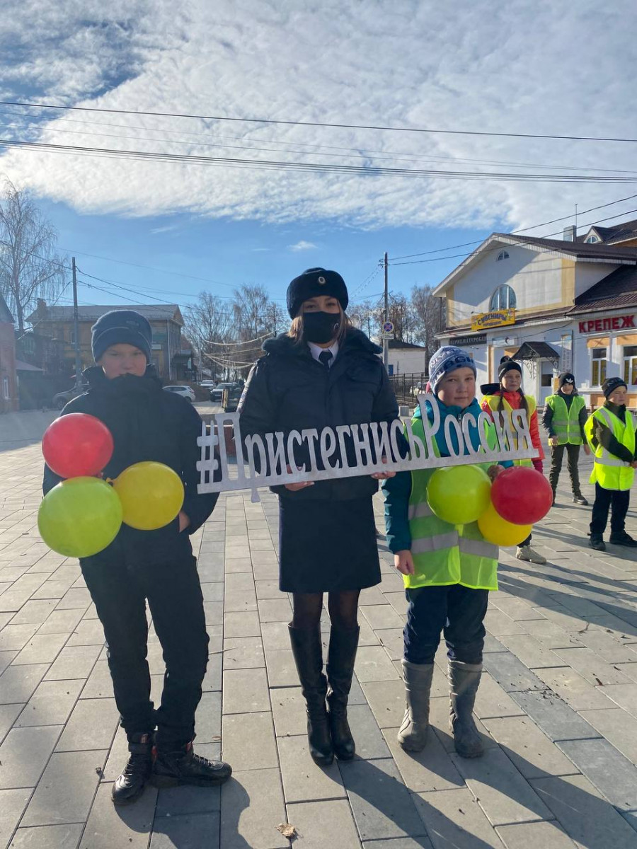 Танцевальный флэшмоб провели в рамках акции «Пристегнись, Россия!» в Городце