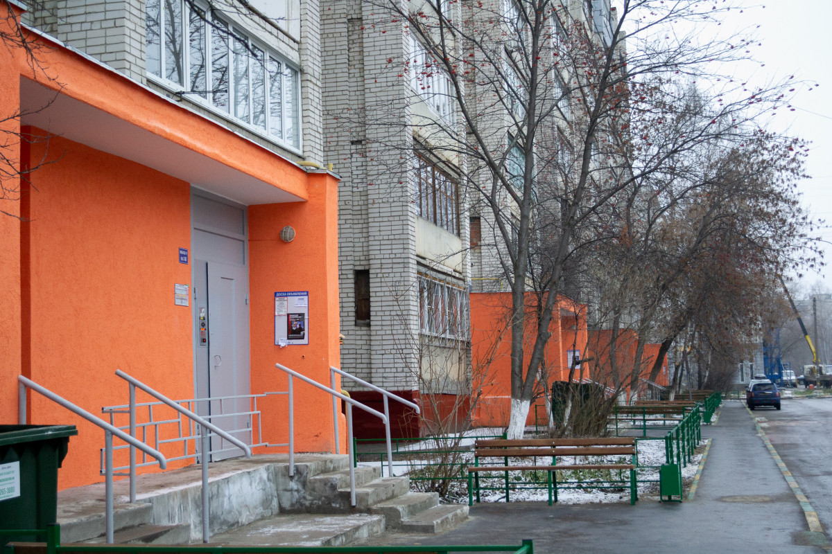 Придомовую территорию на улице Адмирала Макарова комплексно благоустроили по нацпроекту «Жильё и городская среда»